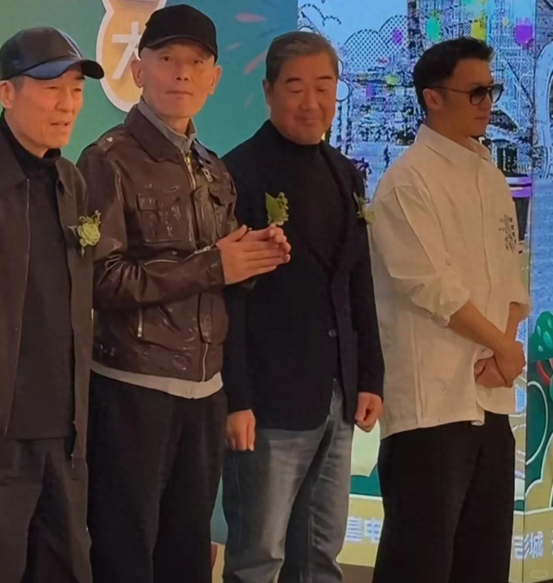 娱乐圈成龙的级别_英皇影城开业谢霆锋地位非凡_成龙谢霆锋英皇影城对比